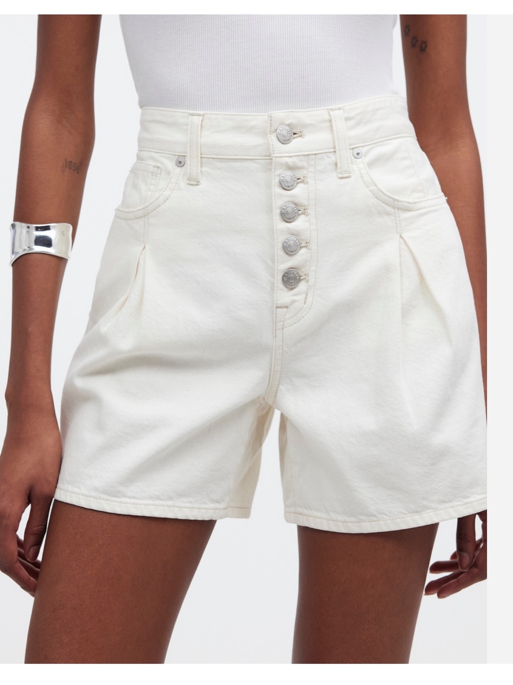 NWT Madewell ‘90s Mid-Length Jean Short in Vintage Canvas: Button Front Edition